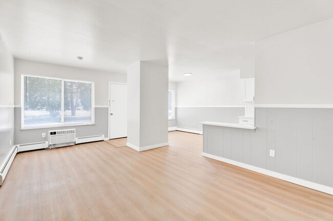 Foto del edificio - 151 SOUTH LYON, LLC