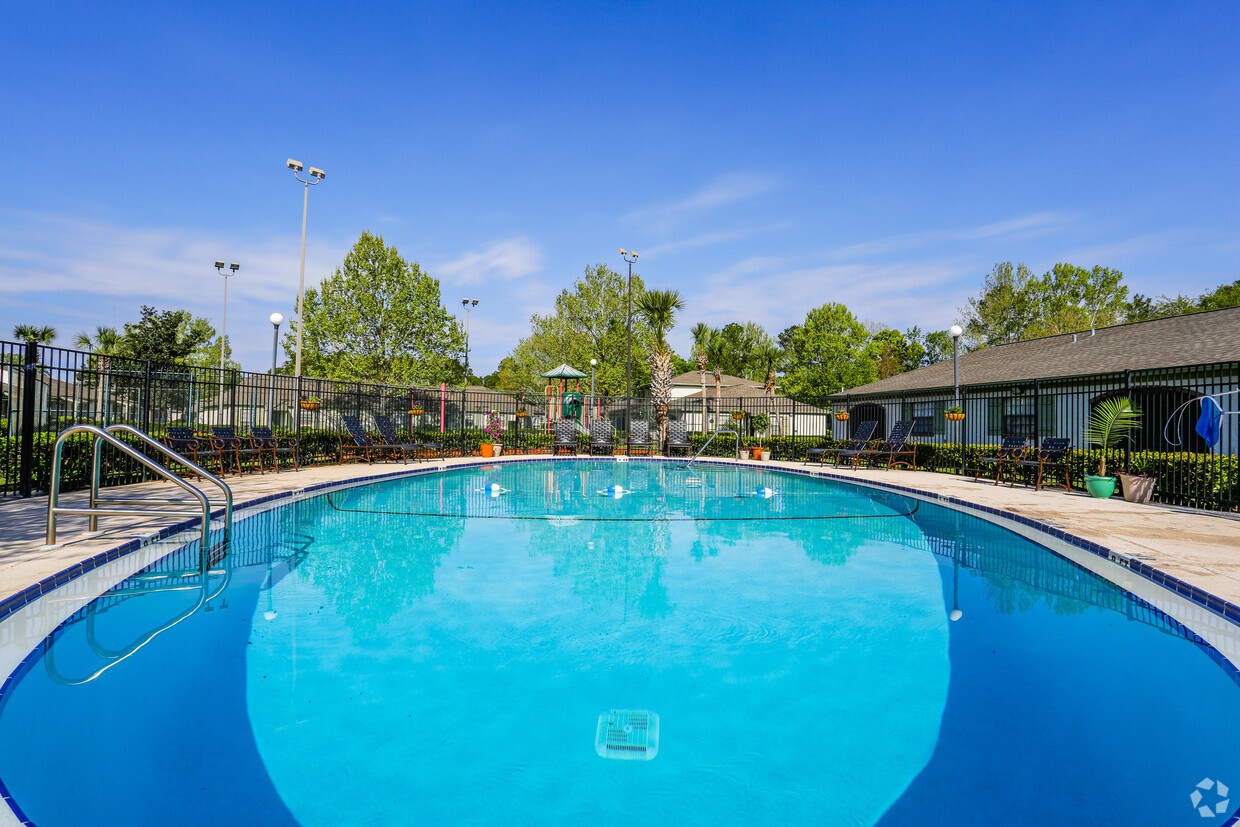 Pickwick Apartments Jacksonville, FL