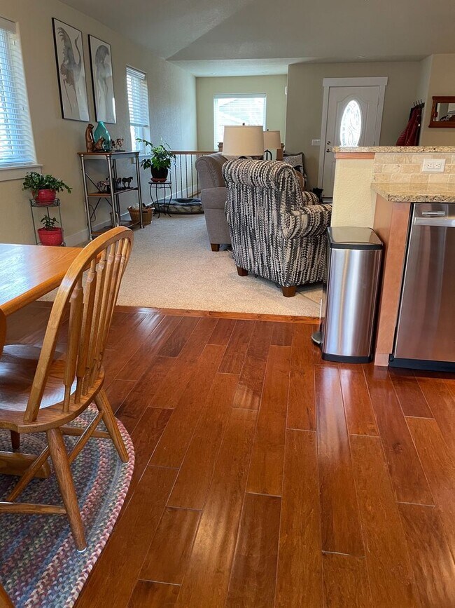 Foto del edificio - Beautiful 4 Bed 3 Bath House in Northeast Fort Collins!