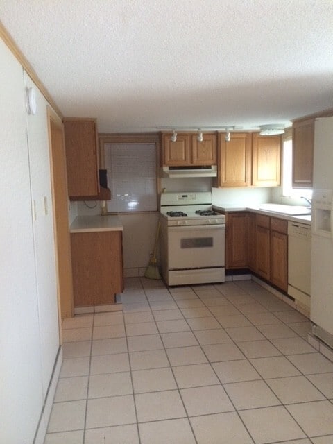 Building Photo - 304 N Lumina Ave