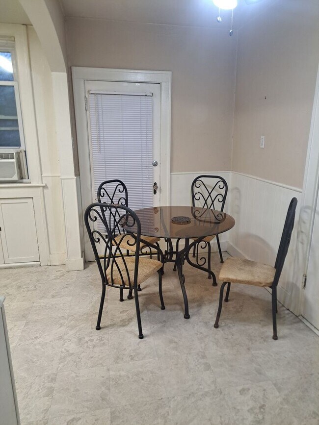 Foto del edificio - 5918 Arendes Dr