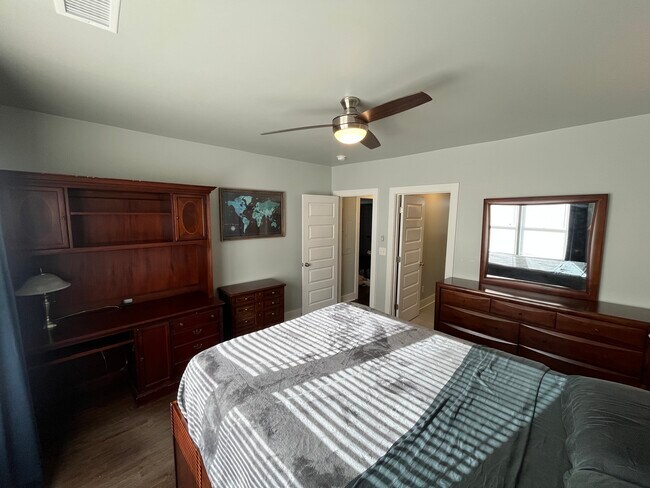 Foto del edificio - 23 Ollie St NW
