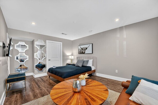 Foto del edificio - 8902 Park Ln