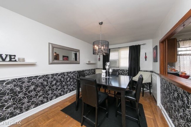 Building Photo - 3 br, 1 bath Townhome - 7616 Rugby Street