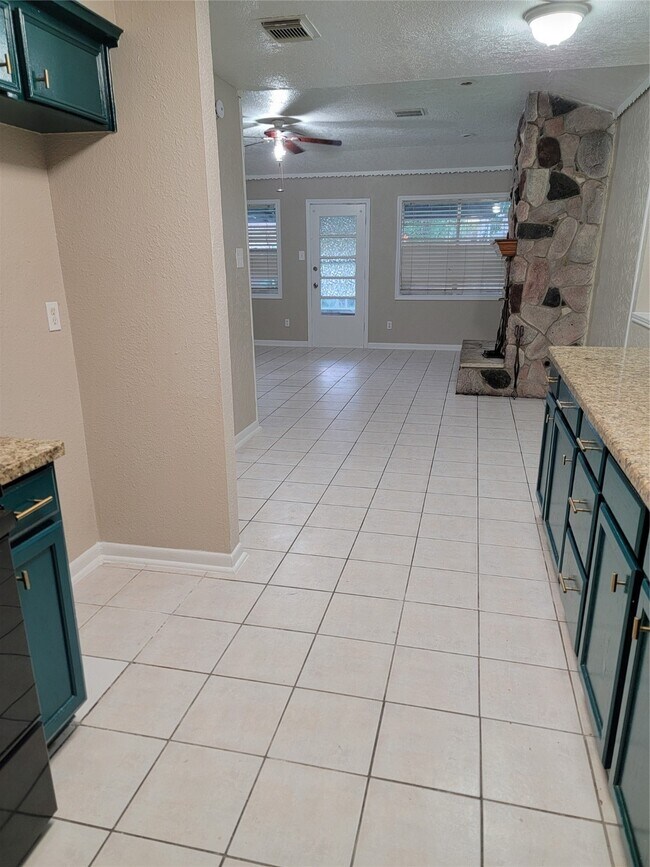 Building Photo - 14510 Roundstone Ln