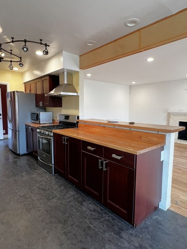 Building Photo - 2010 Windsor Way Reno, NV 89503