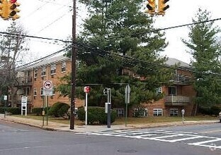 Building Photo - 151 Union Ave