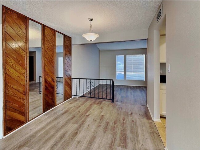 Foto del edificio - 4507 W Gardenia Ave