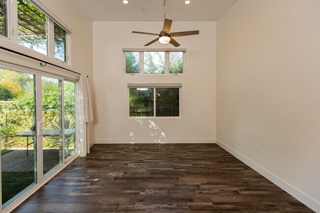 Building Photo - 22207 Denker Ave
