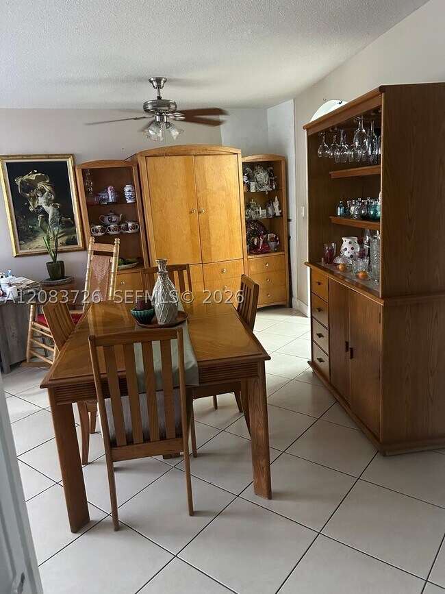 Foto del edificio - 7450 Miami Lakes Dr