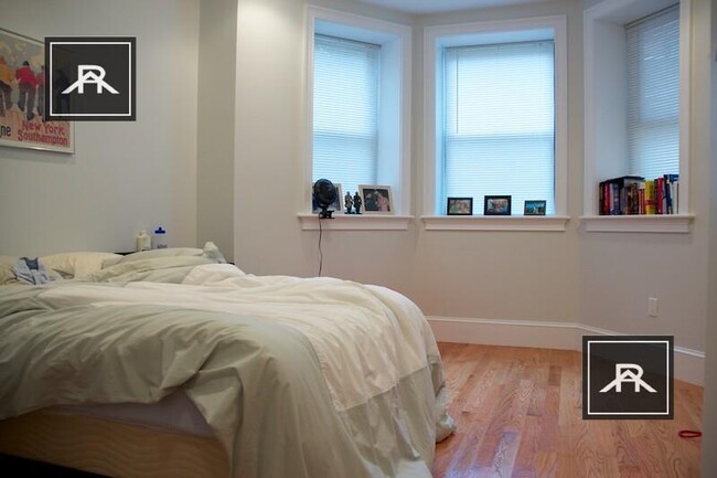 Building Photo - 3 bedroom in Brookline MA 02446