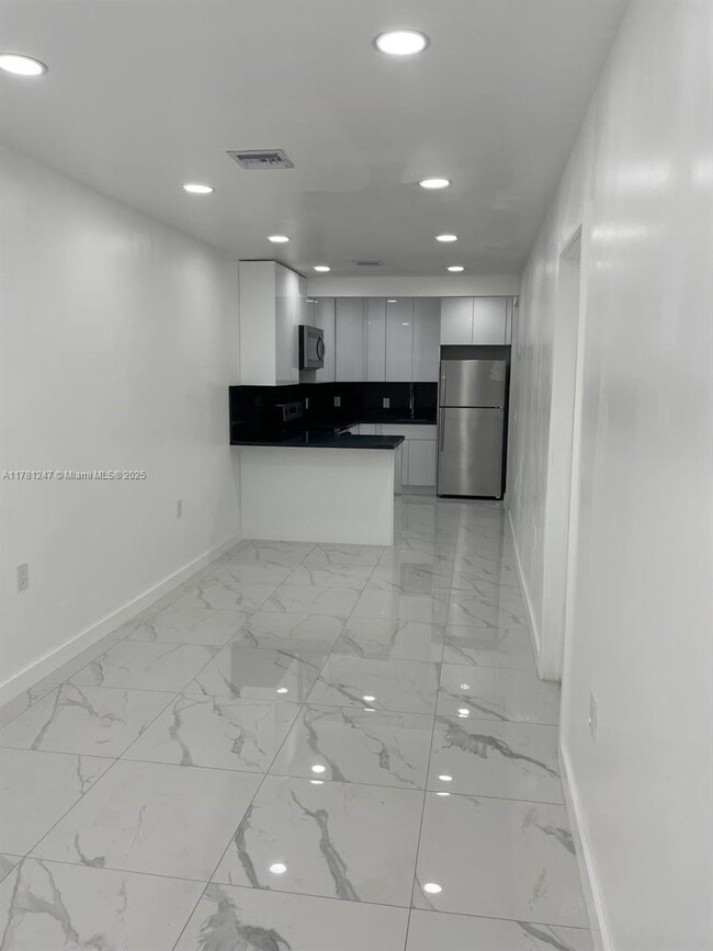 Building Photo - 3161 NW 31st St