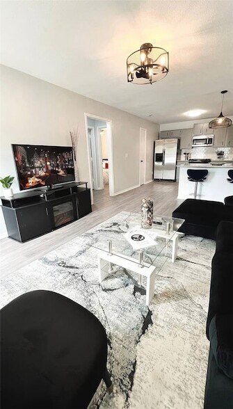 Foto del edificio - 2008 Cypress Pl