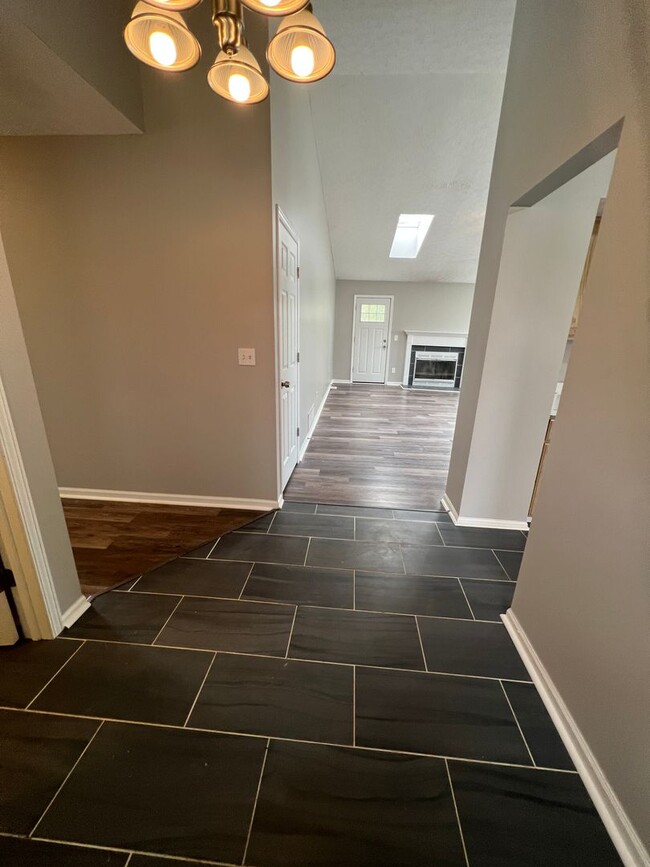 Building Photo - 3 bedroom, 2 bathroom home in Canal Winche...