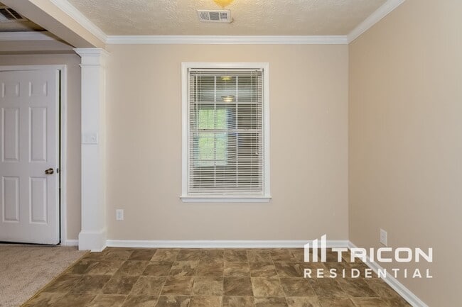 Building Photo - 1440 Brookdale Dr