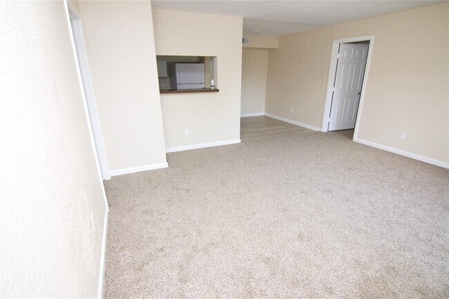 Foto del edificio - 8100 Creekbend Dr