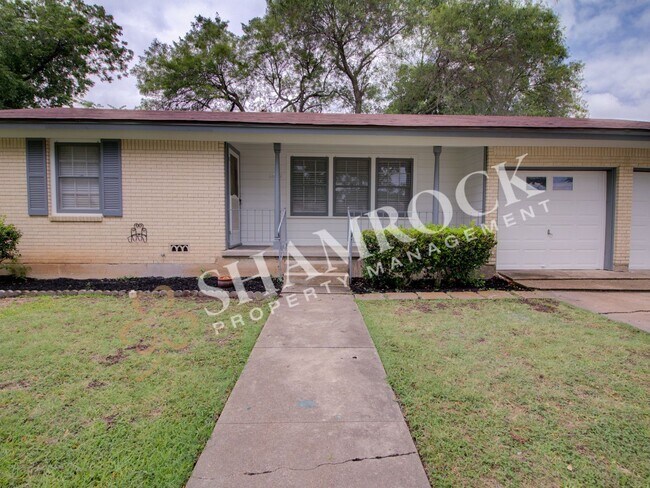 Foto del edificio - 3 bedroom home in Waco!