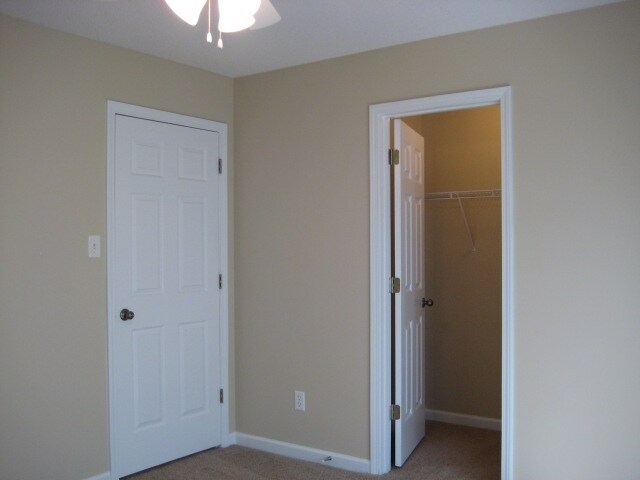 Building Photo - 8896 Lindstrom Drive