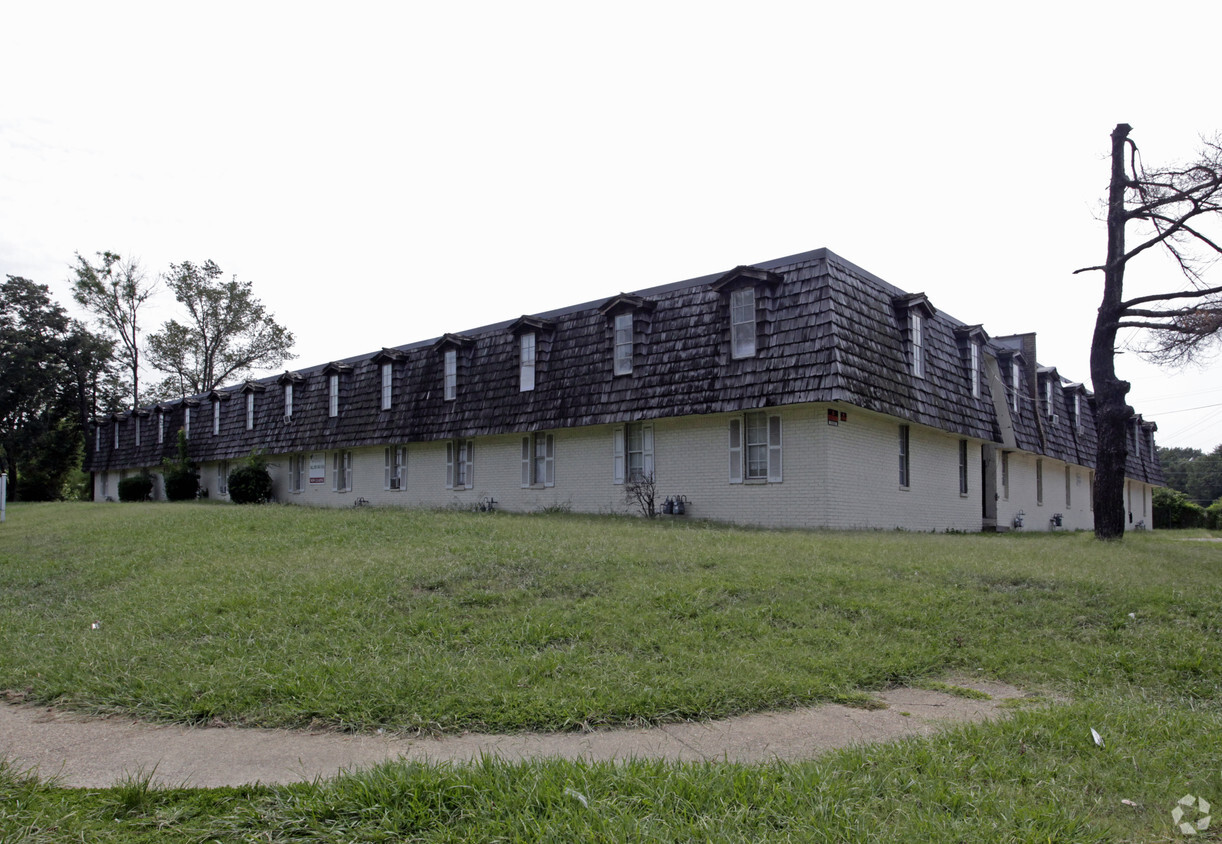 Building Photo - Turning Pointe