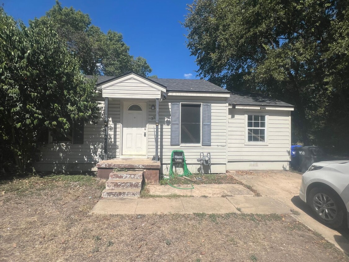 Primary Photo - Cute Waco Home