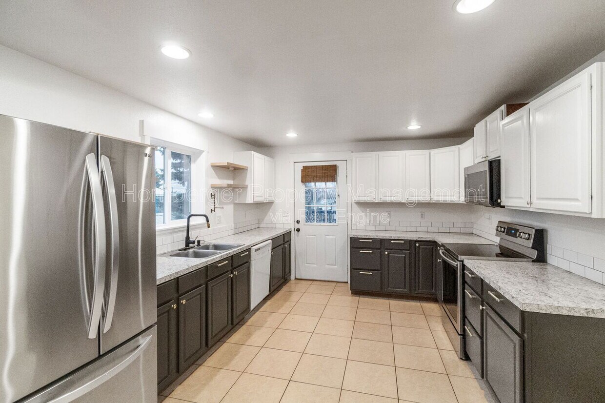 Primary Photo - 13125 E 16th Ave