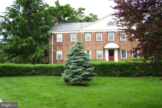 Foto del edificio - 2403 Arlington Blvd