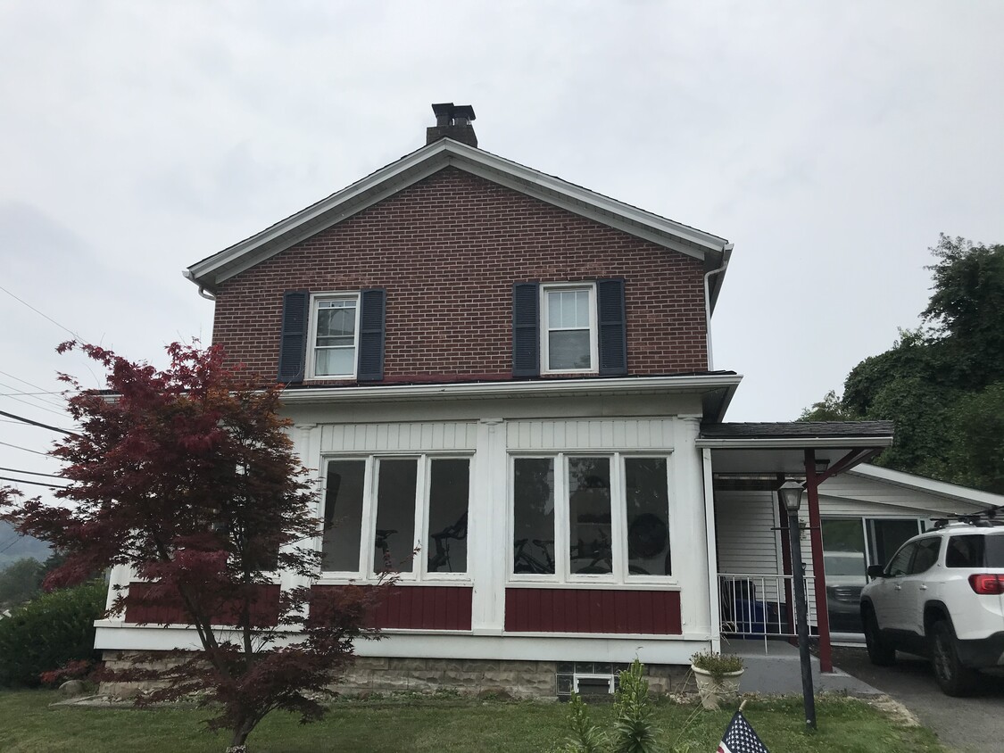 Primary Photo - 423 Walnut St
