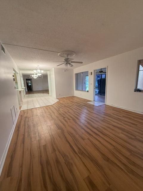 Building Photo - 445 Pine Glen Ln