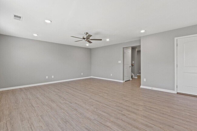 Foto del edificio - 6089 Arbor Wds Way