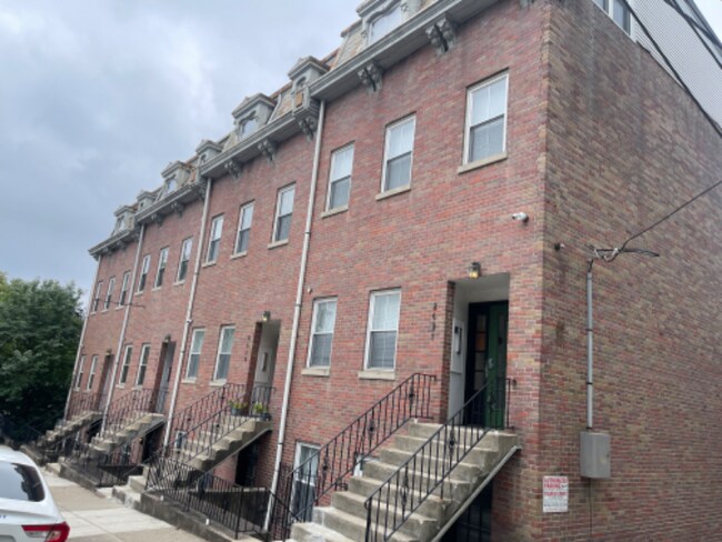 Foto del edificio - 2617 Cleinview Ave