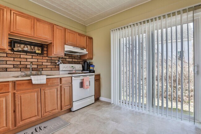 Foto del edificio - 482 Reservoir Ave