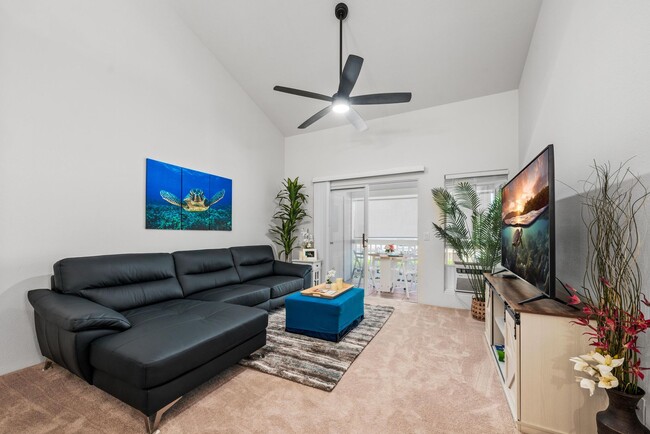 Building Photo - Stunningly Remodeled 3-Bed, 2-Bath, Turnke...