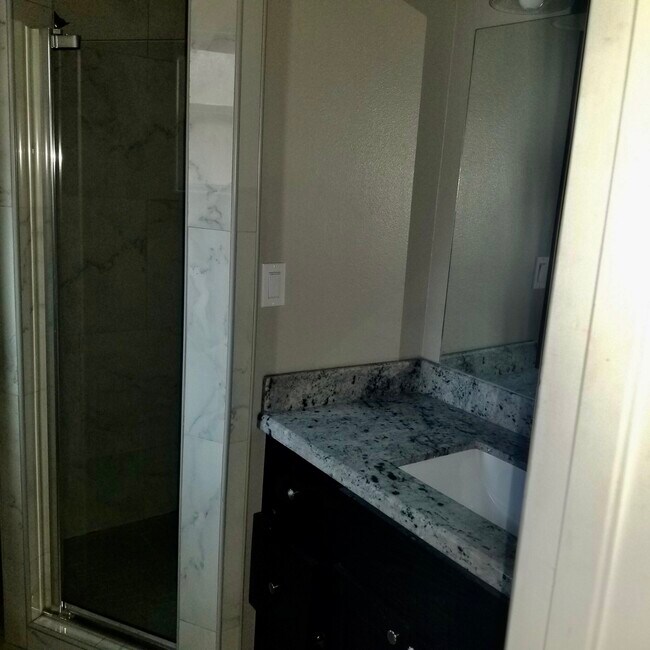 Building Photo - 1513 River Bend Dr
