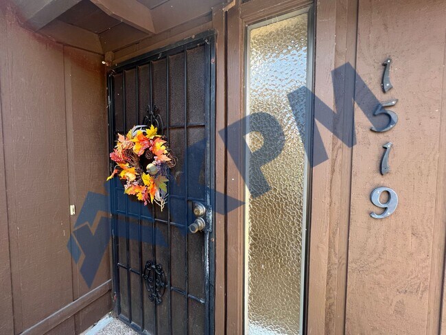 Building Photo - 1519 Silver Creek Cir