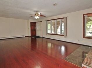 Foto del edificio - 243 Oakwood Dr