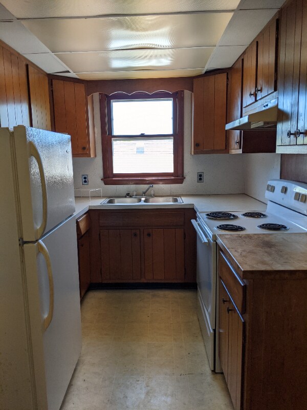 76 Liberty St Unit B, Oswego, NY 13126 Room for Rent in Oswego, NY