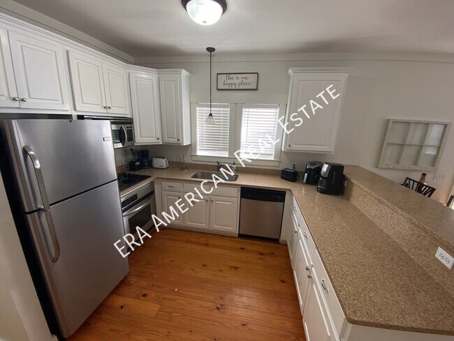 Building Photo - FULLY FURNISHED!