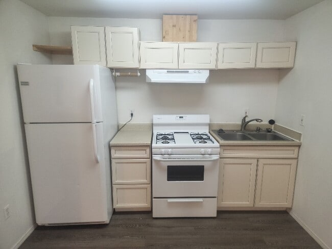 Building Photo - 3474 N Brocton Ave