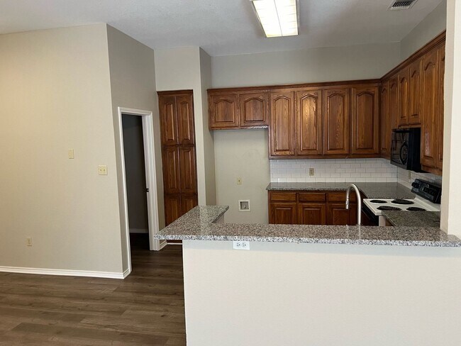 Building Photo - 2213 Ragland Rd