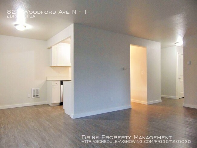 Building Photo - 826 Woodford Ave N