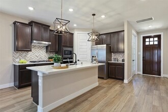 Building Photo - 2013 Woodland Pine Ct
