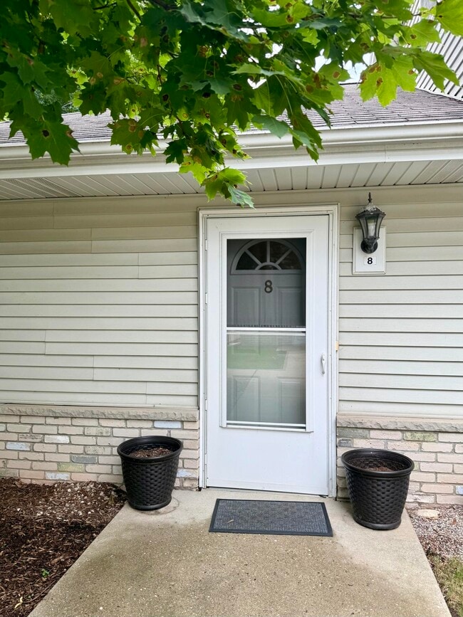 Building Photo - 6205 S Creekside Dr