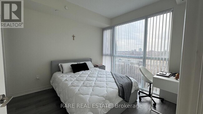 Photo du bâtiment - 349 Rathburn Rd W