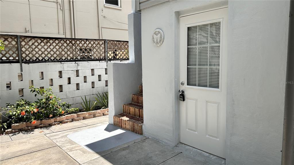 Foto principal - 236 6th Ave N