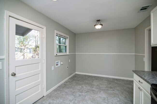 Building Photo - 4 Bedroom Home in Fort Worth
