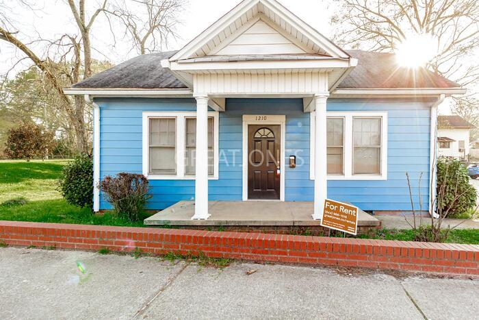 Foto principal - 1210 E Frederick St