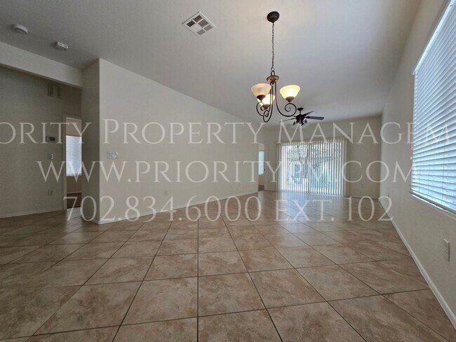 Foto del edificio - ~~Sun City Aliante 2 Bedroom + Den ~ 1200+ sq ft