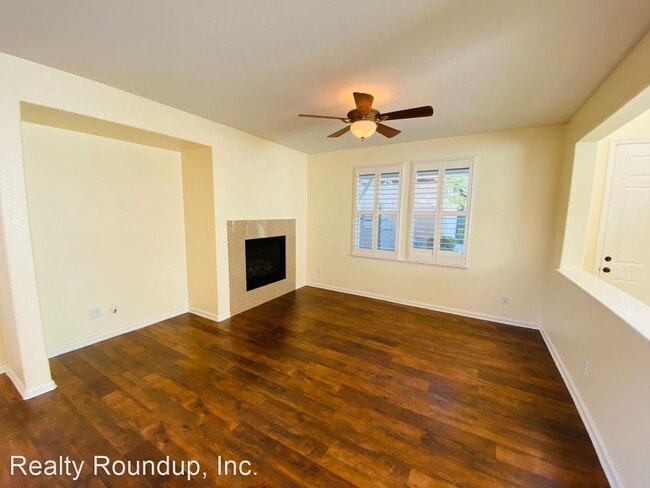 Building Photo - 4 br, 3 bath House - 330 Soaring Hawk Ln