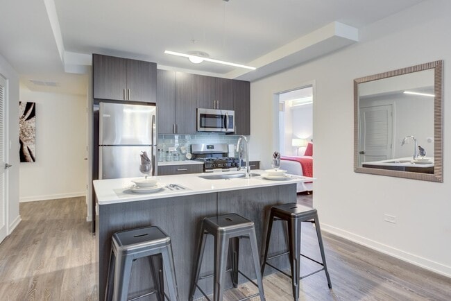 Interior Photo - 1325 N Wells Apartments