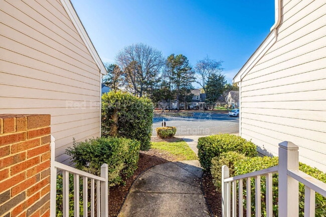 Building Photo - 4709 Morning Dew Ct